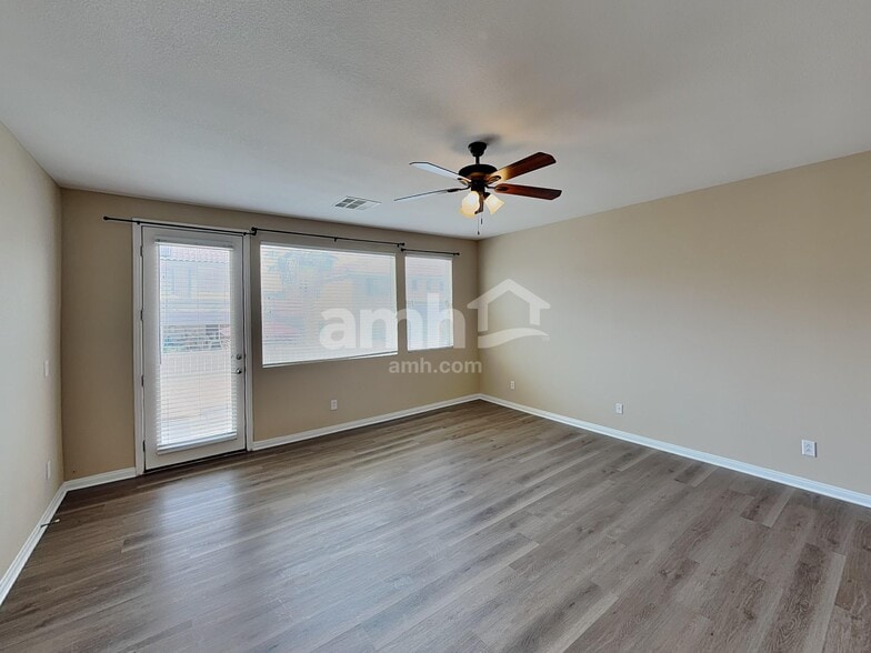 Building Photo - 627 Blue Snow River Ct