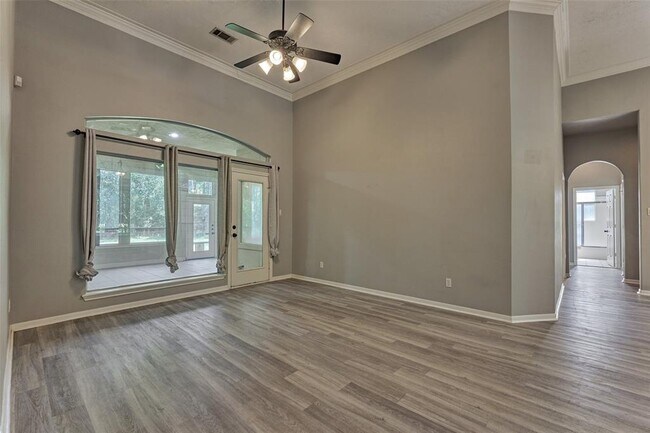 Building Photo - 10506 Crestwater Cir