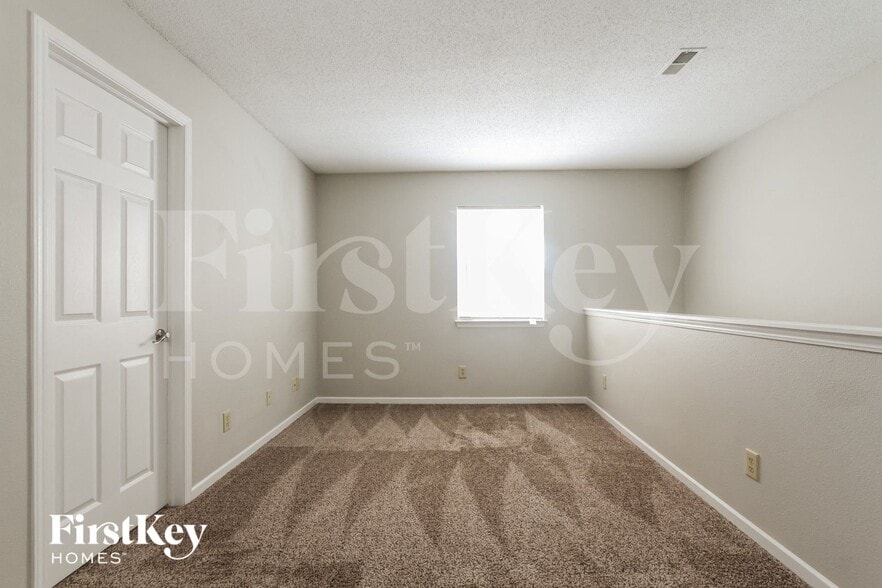 Building Photo - 2733 Redland Ln