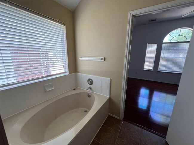 Building Photo - 8411 Tamayo Dr