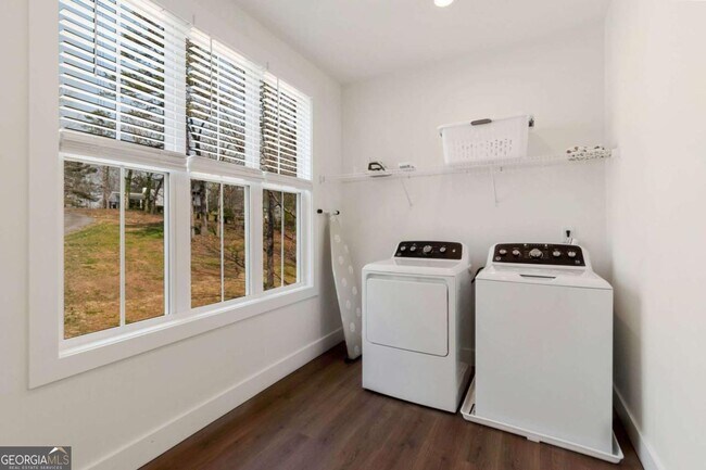 Building Photo - 629 Butterworth Rd