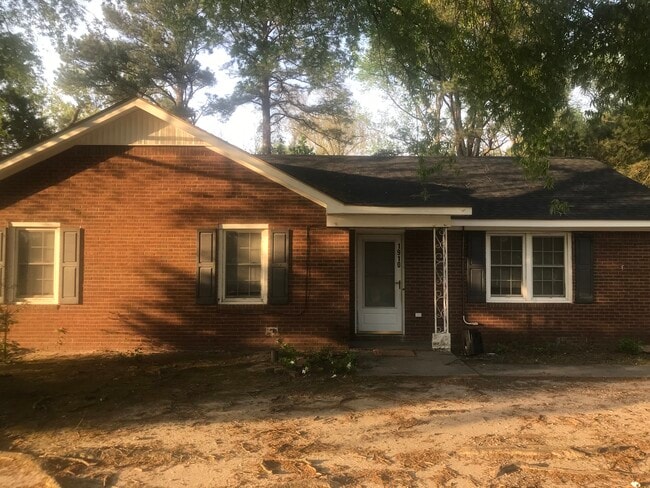 Building Photo - 1910 John Ct