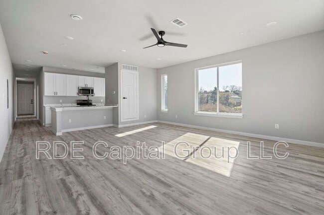 Building Photo - 948 S Corinth St Rd