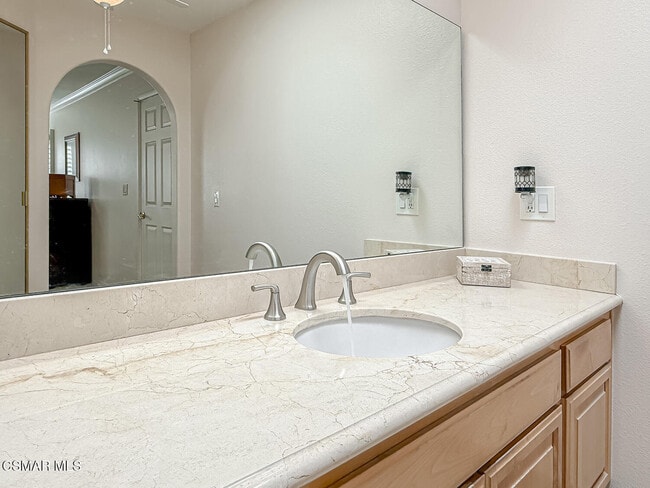 Building Photo - 29717 Strawberry Hill Dr