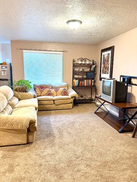 Building Photo - 1295 S 1410 E