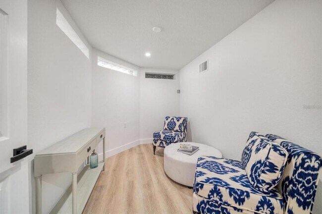 Building Photo - 116 Devon Dr