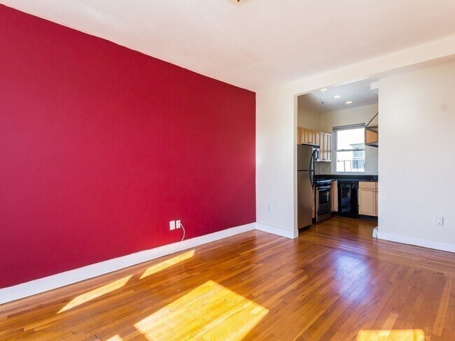 Building Photo - 85 Park Dr