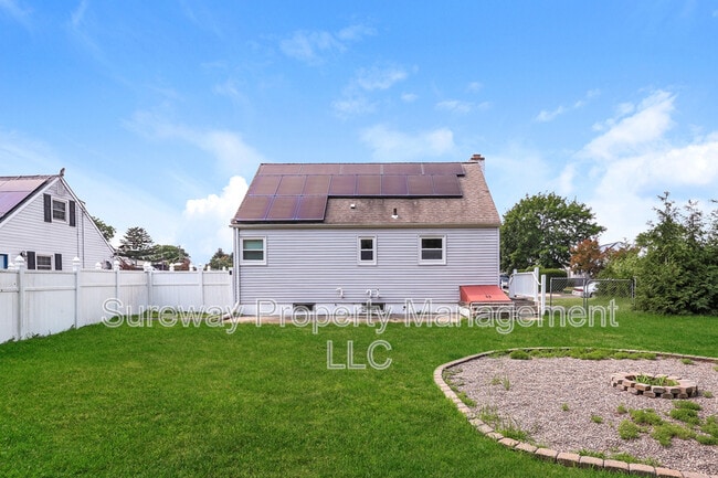 Building Photo - 3 Dewar Dr