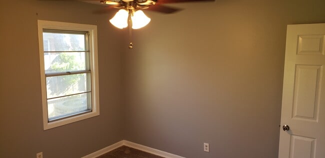 Building Photo - 4108 Parkway Dr