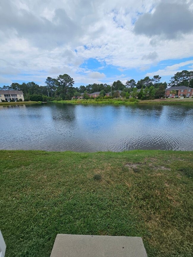 Building Photo - Fountain Pointe 3 bed 2 bath - Long Term R...
