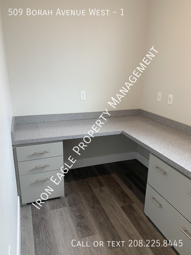Building Photo - 509 Borah Ave W