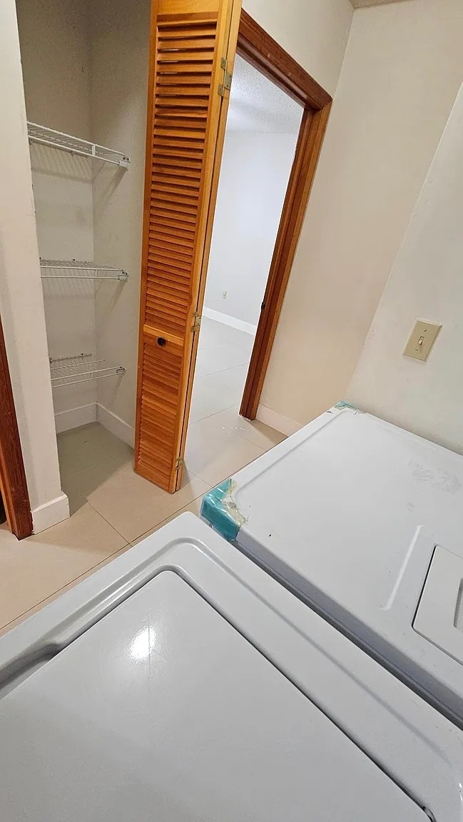 Building Photo - 5431 SW 143rd Ave