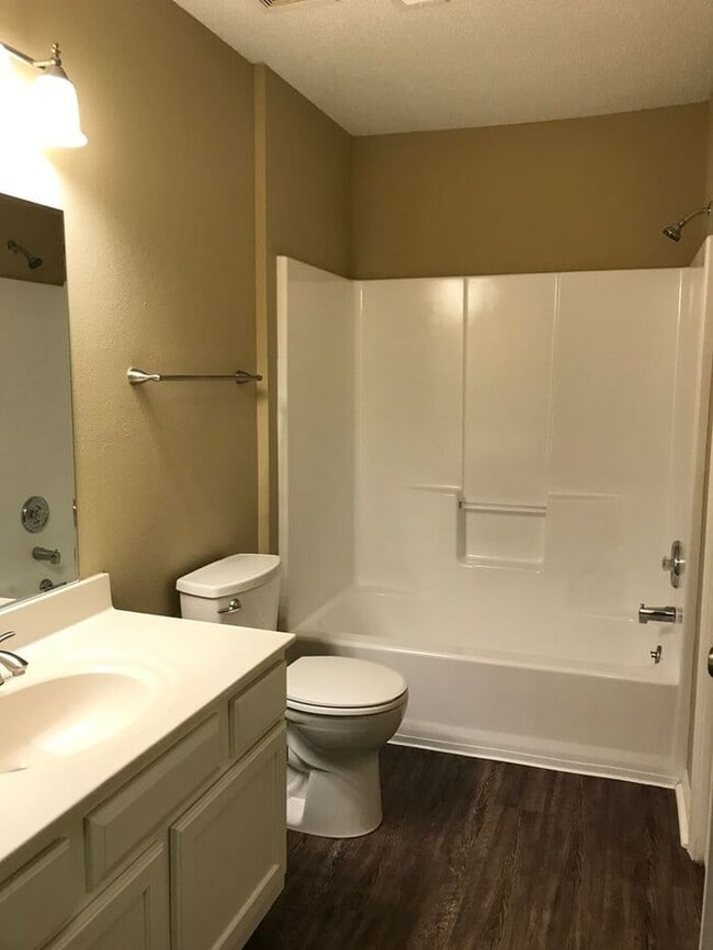 Building Photo - Whispering Winds Townhome - Perfect location for outdoor enthusiasts