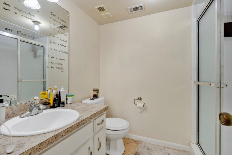 Building Photo - 1127 Encourte Green