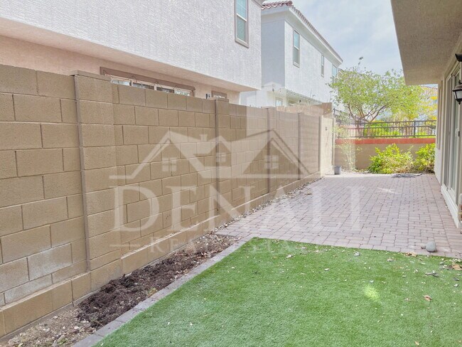 Building Photo - 17155 N 9th Pl