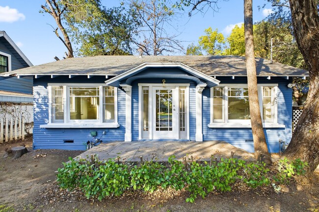 Building Photo - Charming 2-Bedroom Home with Private Yard