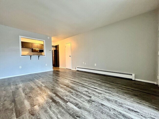 Building Photo - 508 Woodridge St NE