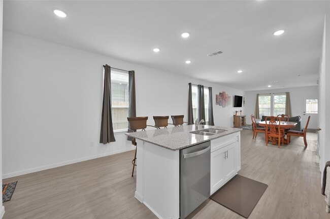 Building Photo - 10917 Fly Catcher Dr