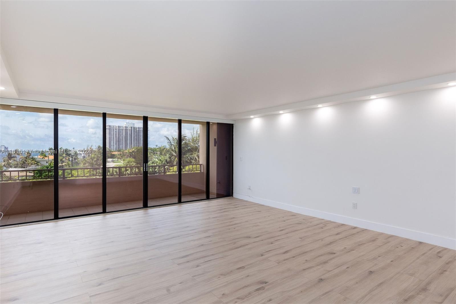 Building Photo - 11113 Biscayne Blvd