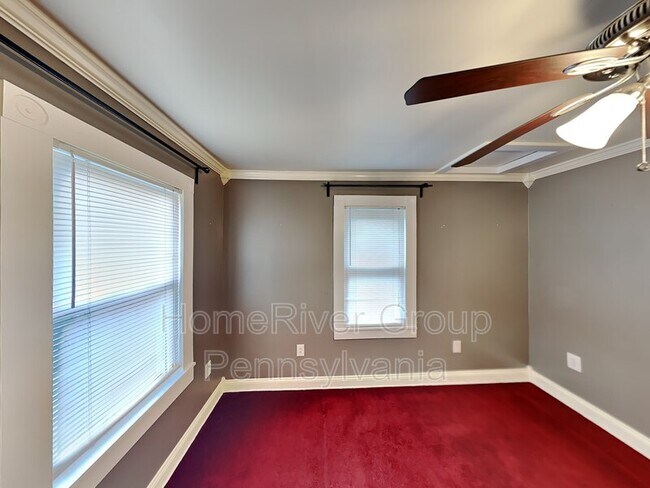 Building Photo - 1139 Ravine St