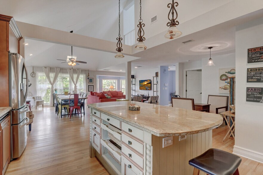 Building Photo - 5731 Marimin Dr