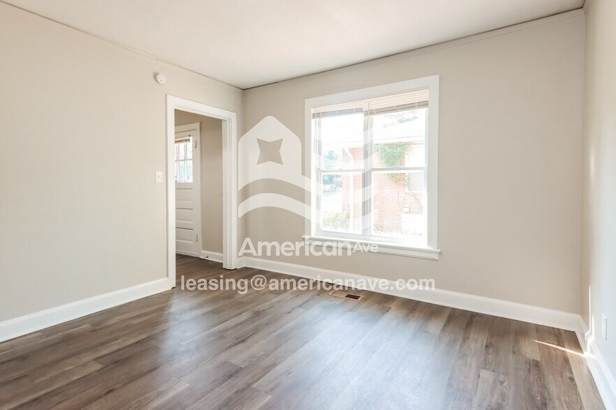 Building Photo - 3921 17th Ave