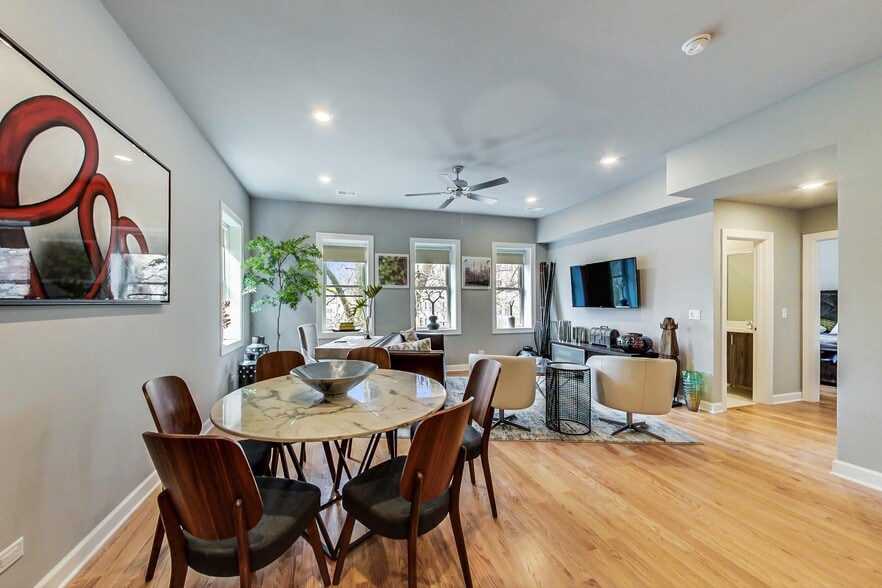 Building Photo - 5117 S Kenwood Ave