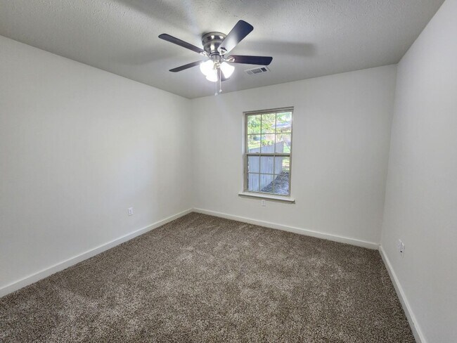 Building Photo - 1906 Alcoa Blvd