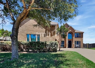 Building Photo - 705 Rolling Hills Ln