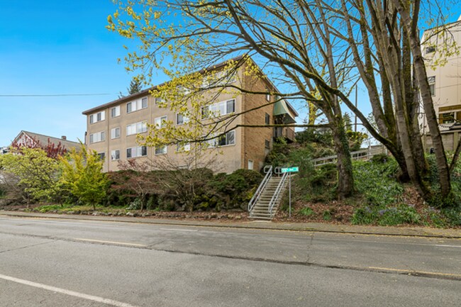 Building Photo - Charlemagne Apartments