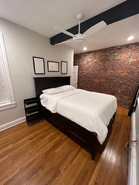 Main Bedroom - Queen Bed - 18 Garden St