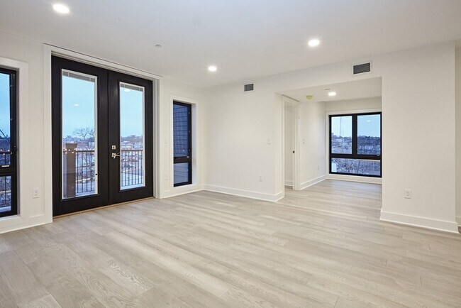 Building Photo - 85 Willow Ct