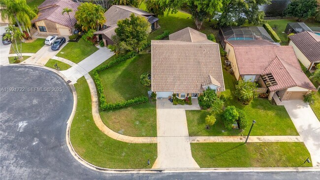 Building Photo - 19648 Back 9 Dr