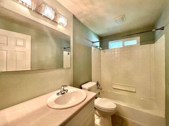 Building Photo - Mid-Century Gem in Kirkland’s Everest Park