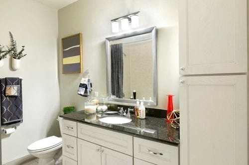 Building Photo - 1612 W 5th St