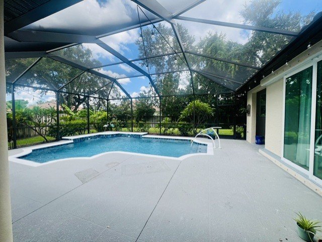 Building Photo - 5541 Eastwind Dr