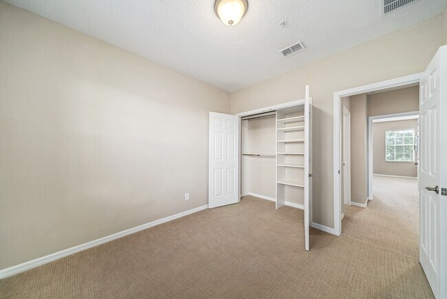 Building Photo - 2911 Upper Park Rd