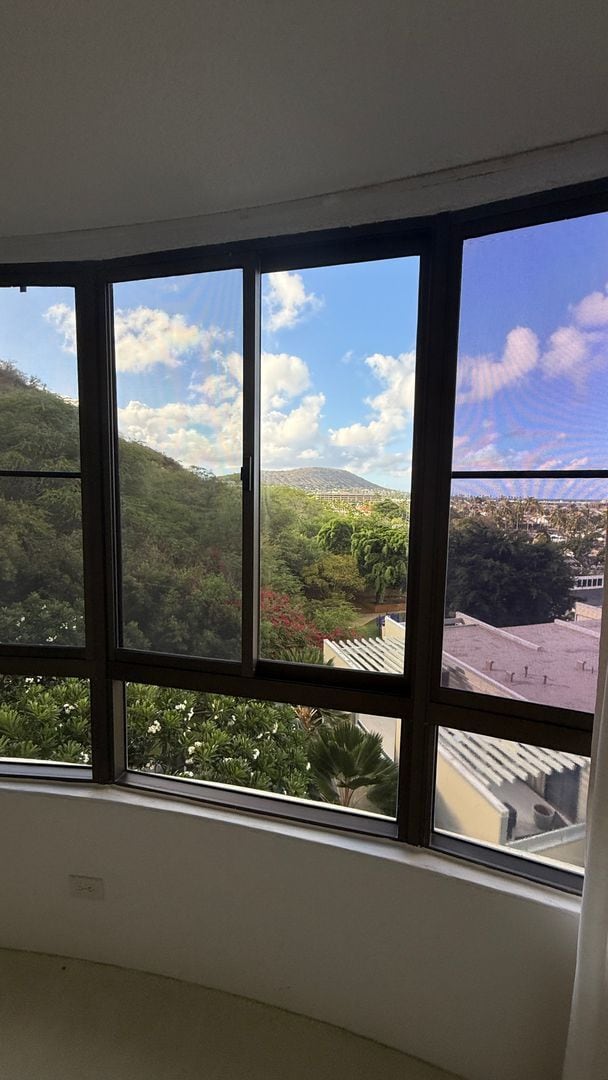 Building Photo - For Rent – Spacious 2 Bedroom, 2 Bath Cond...