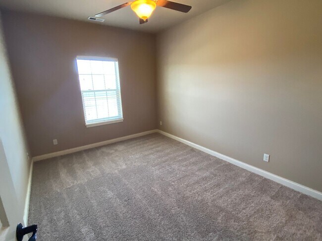 Building Photo - 2805 Northridge Pkwy