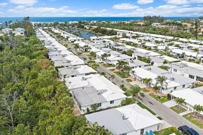 Building Photo - 730 Spanish Dr S