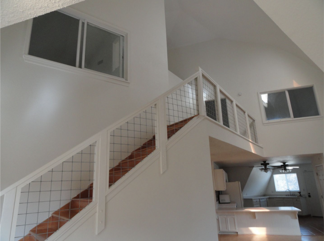 Building Photo - Spacious 2 story home located in West Golden Hills