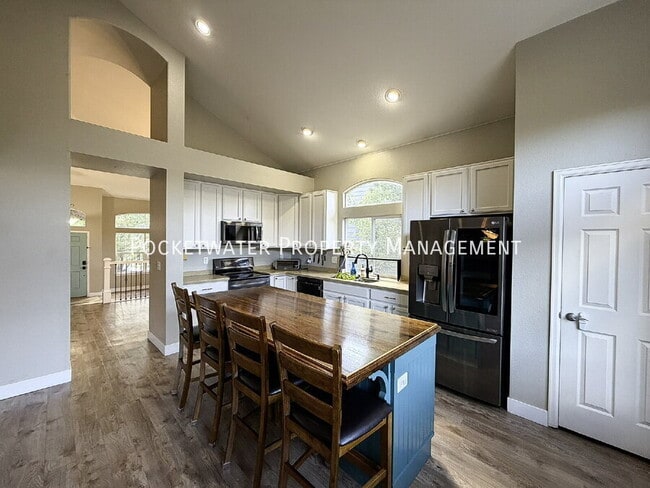 Building Photo - 2127 Mountain Iris Dr