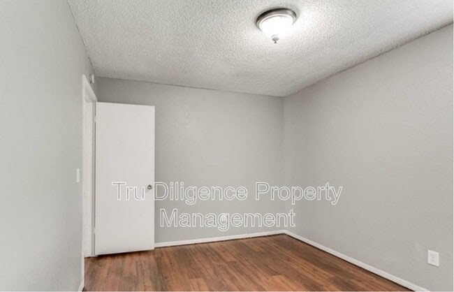 Building Photo - 210 Kathleen Dr