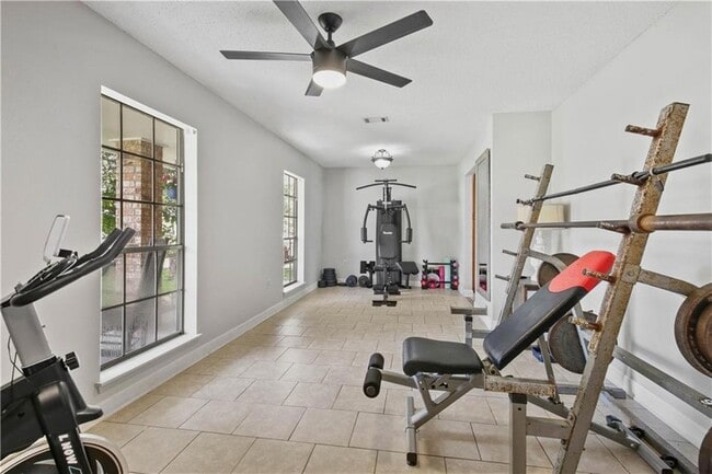Building Photo - 105 N Kings Ct
