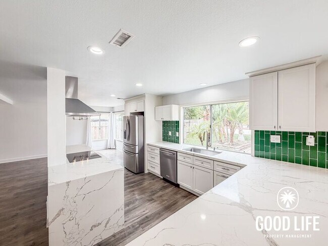 Building Photo - 10056 Riverhead Dr