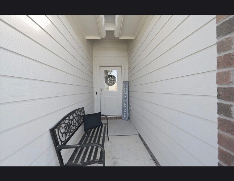 Building Photo - 8621 Angel Gardens Dr