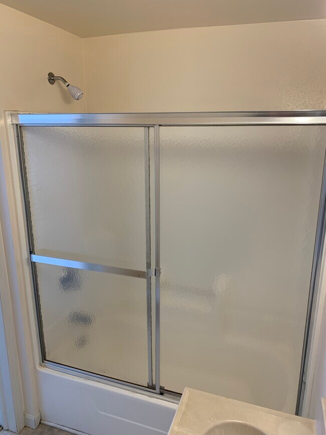 2nd Floor Bathroom - 3670 S 60th St