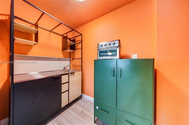 Building Photo - 1320 NE 27th Ave