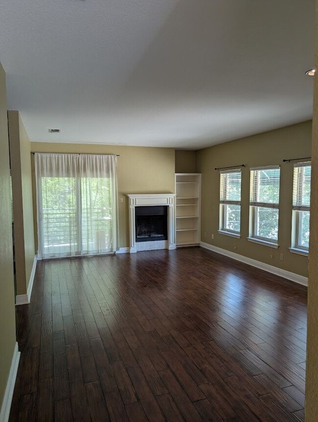 Primary Photo - Creekridge - Hyde Park - 45 / Duval - Excl...