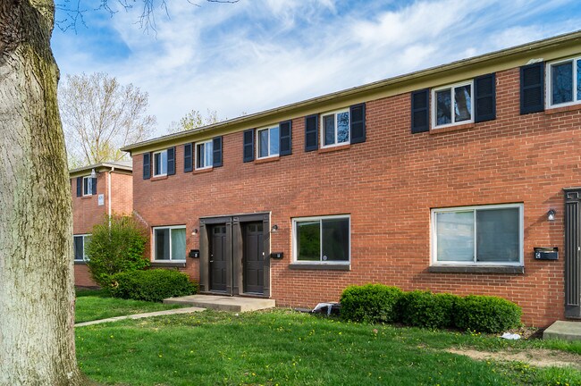 Primary Photo - 880 N Meadows Ct